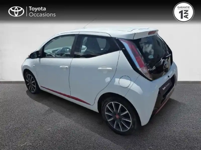 Toyota Aygo 1.0 vvt-i 69ch x-play 5p — photo 2