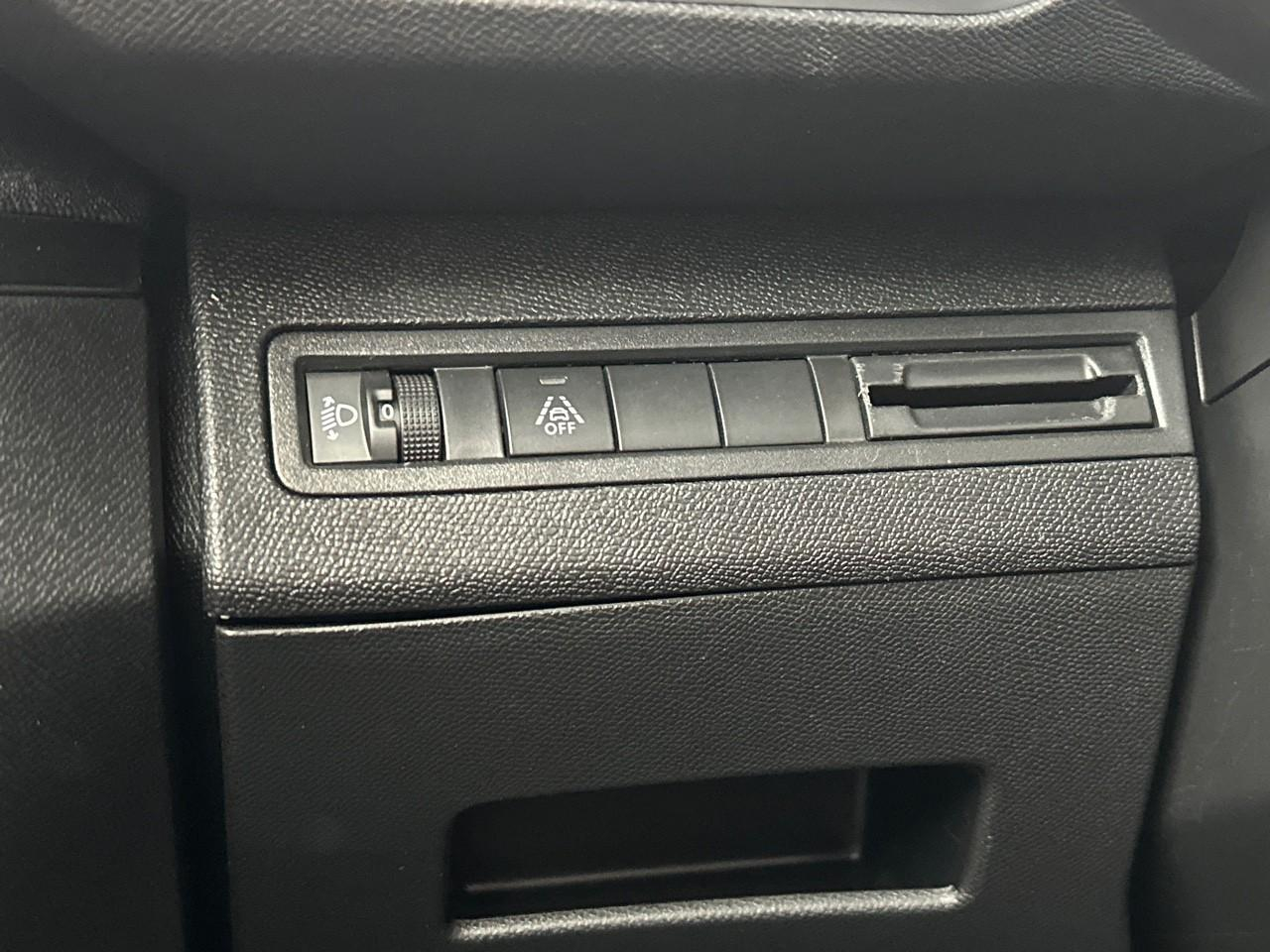 Peugeot 3008 puretech 130ch s&s eat8 allure pack — photo 16
