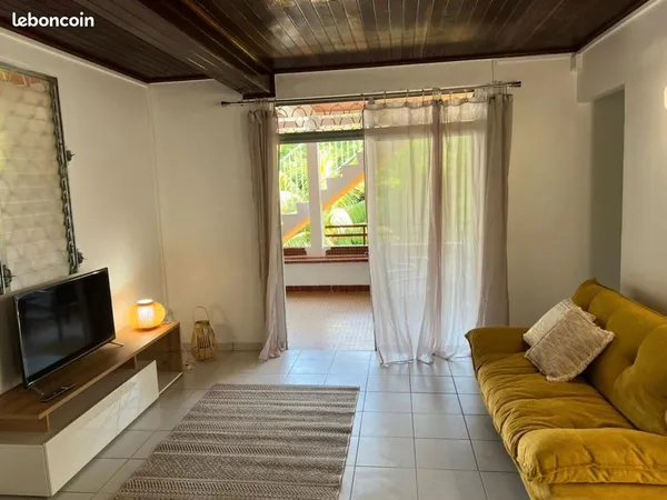 Chambre climatisée colocation Morne Surey Redoute