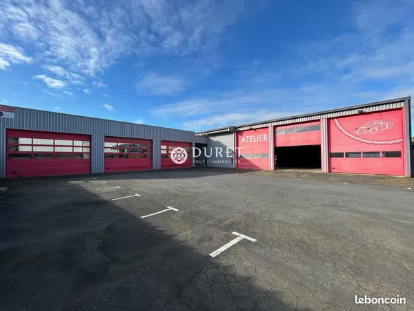 Local 678 m² Essarts en Bocage