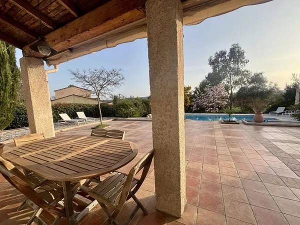 Maison de plain-pied 6 pièces 130 m²