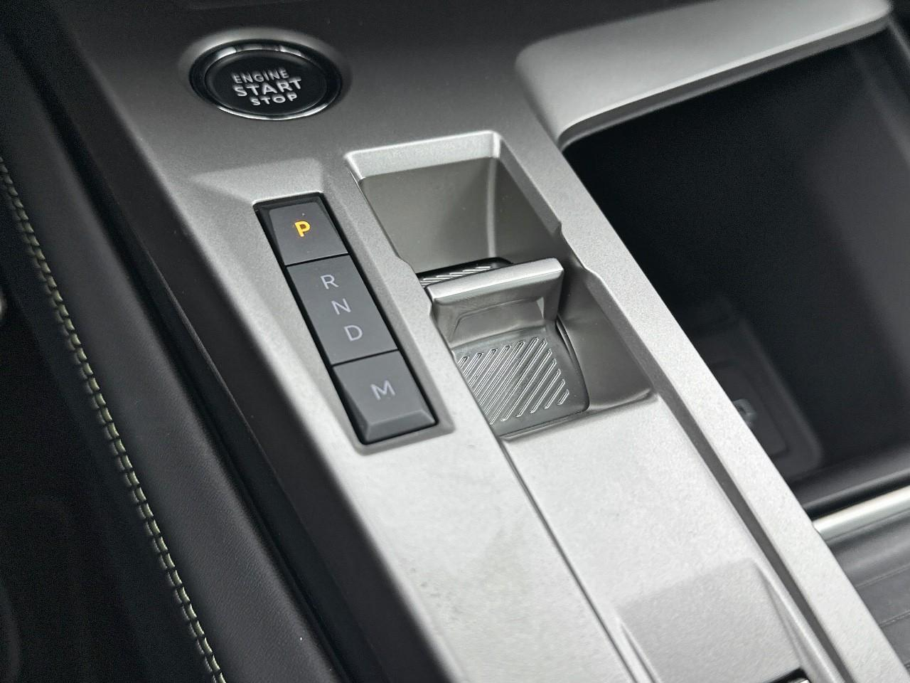 Peugeot 308 hybrid 136 e-dcs6 gt — photo 28