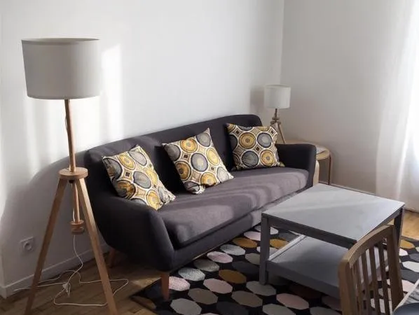 Chambre meublée en colocation