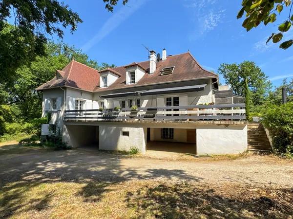 Maison 8 pièces 220 m²