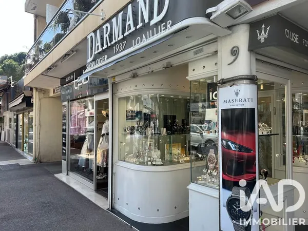 Local commercial 3 pièces 55 m²