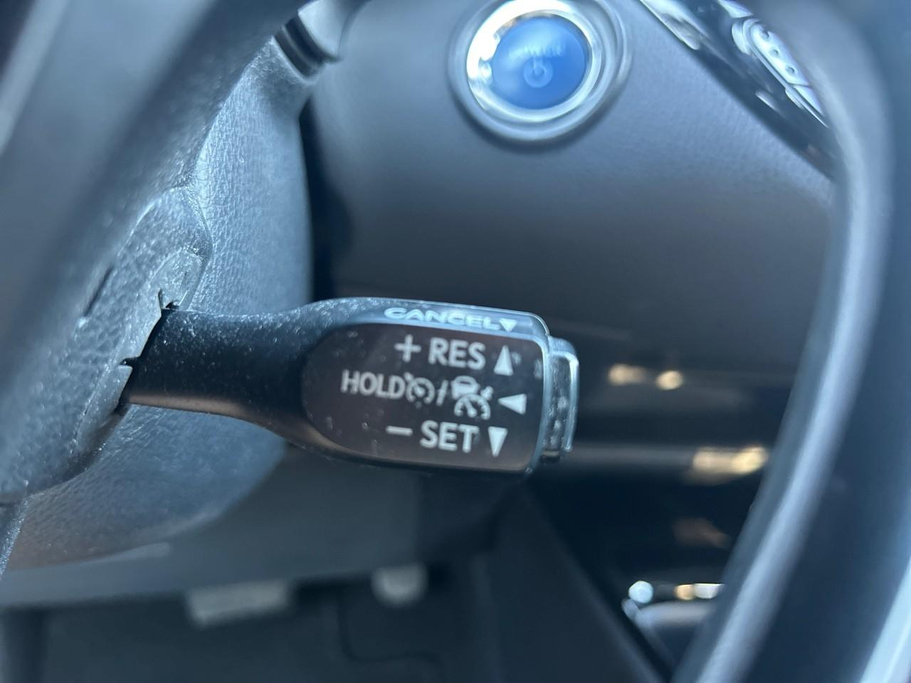 Toyota C-Hr 122h distinctive 2wd e-cvt — photo 18