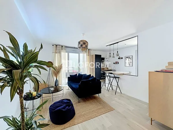 Appartement 2 pièces meublé à Savigny Le Temple de 48 m2 + place de parking en sous-sol