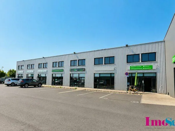 Local commercial 1361 m²