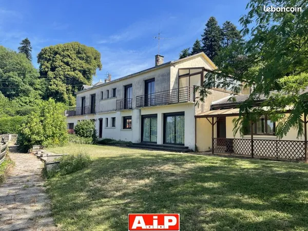 Maison 10 pièces 215 m²
