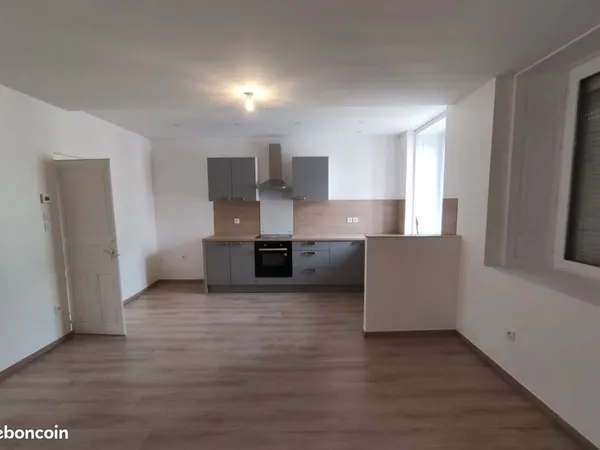 Appartement T4 de 89 m² situé en plein centre-ville d'Héricourt, récemment rénové