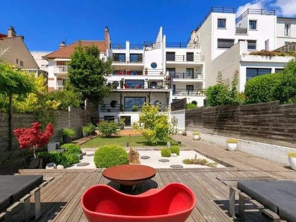 Maison 7 pièces 360 m²