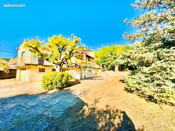 Rare à bouc-bel-air - maison de 206 m² à rénover sur 1 500 m² de terrain