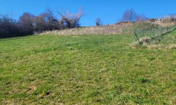 Terrain constructible de 1540 m²
