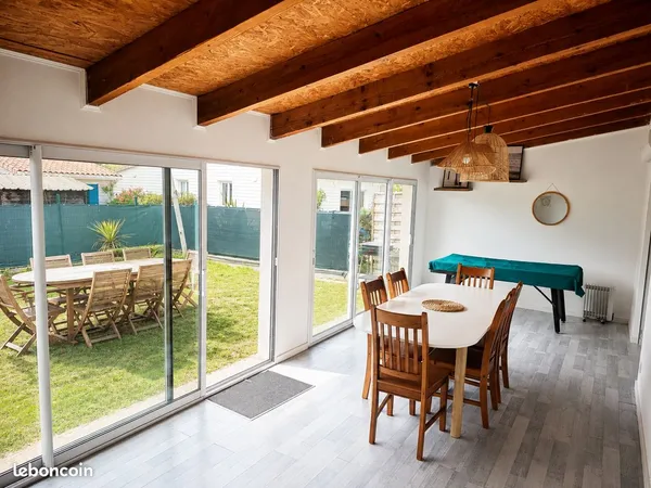 Maison familiale rénovée avec véranda, jardin et stationnements - La Tremblade