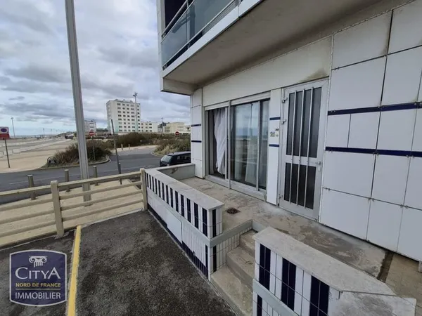 Studio meublé avec parking vue mer