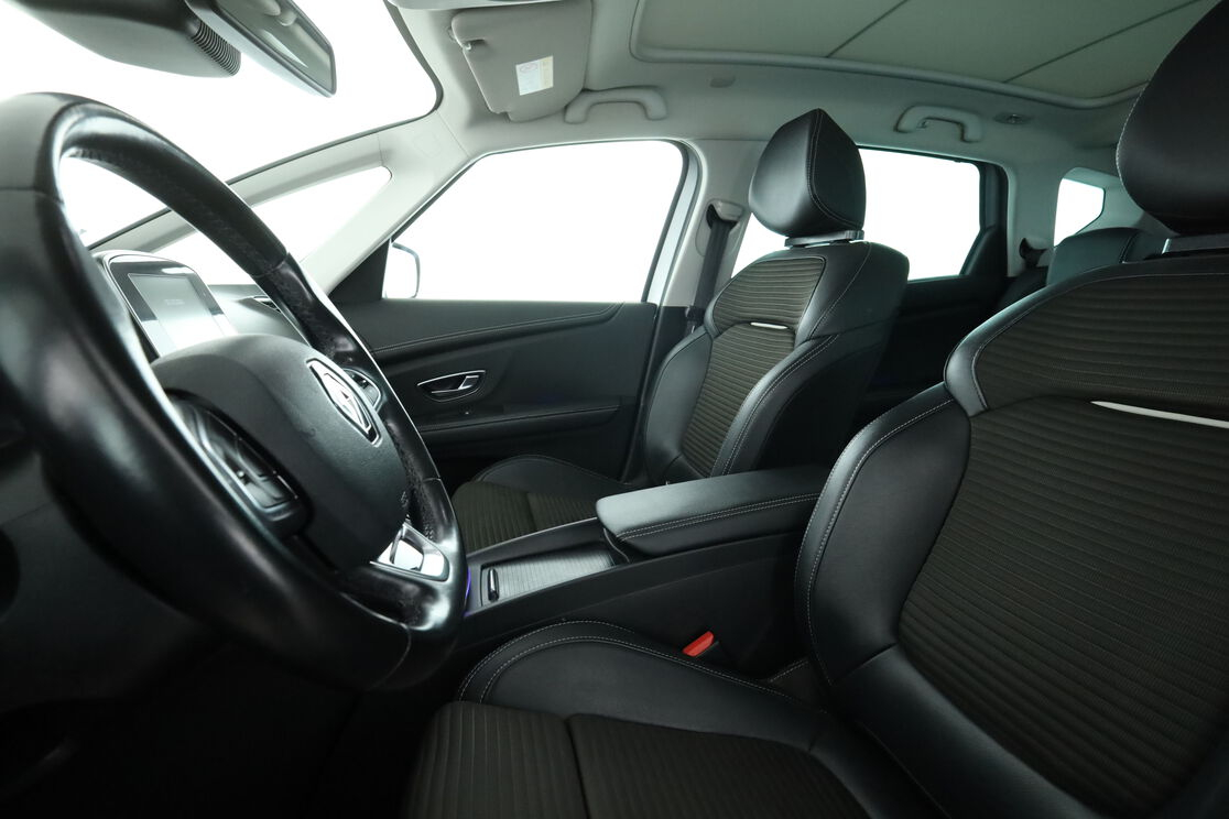 Renault Scenic 1.7 dCi Blue Bose Edition EDC — photo 9