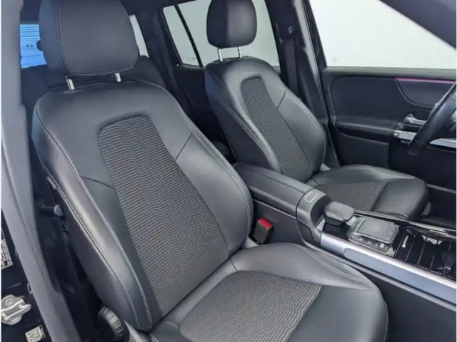 Mercedes Glb 200 d progressive line — photo 9