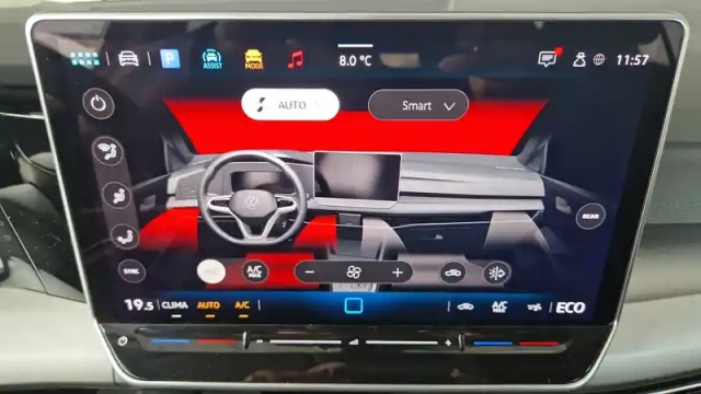 Volkswagen Golf 1.5 ehybrid 204 dsg6 — photo 26