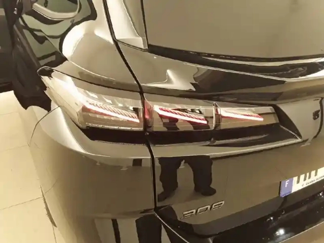 Peugeot 308 sw hybrid 145 e-dcs6 — photo 39