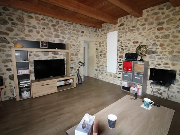 MAISON DE VILLAGE VOLUME DE 199 M2.