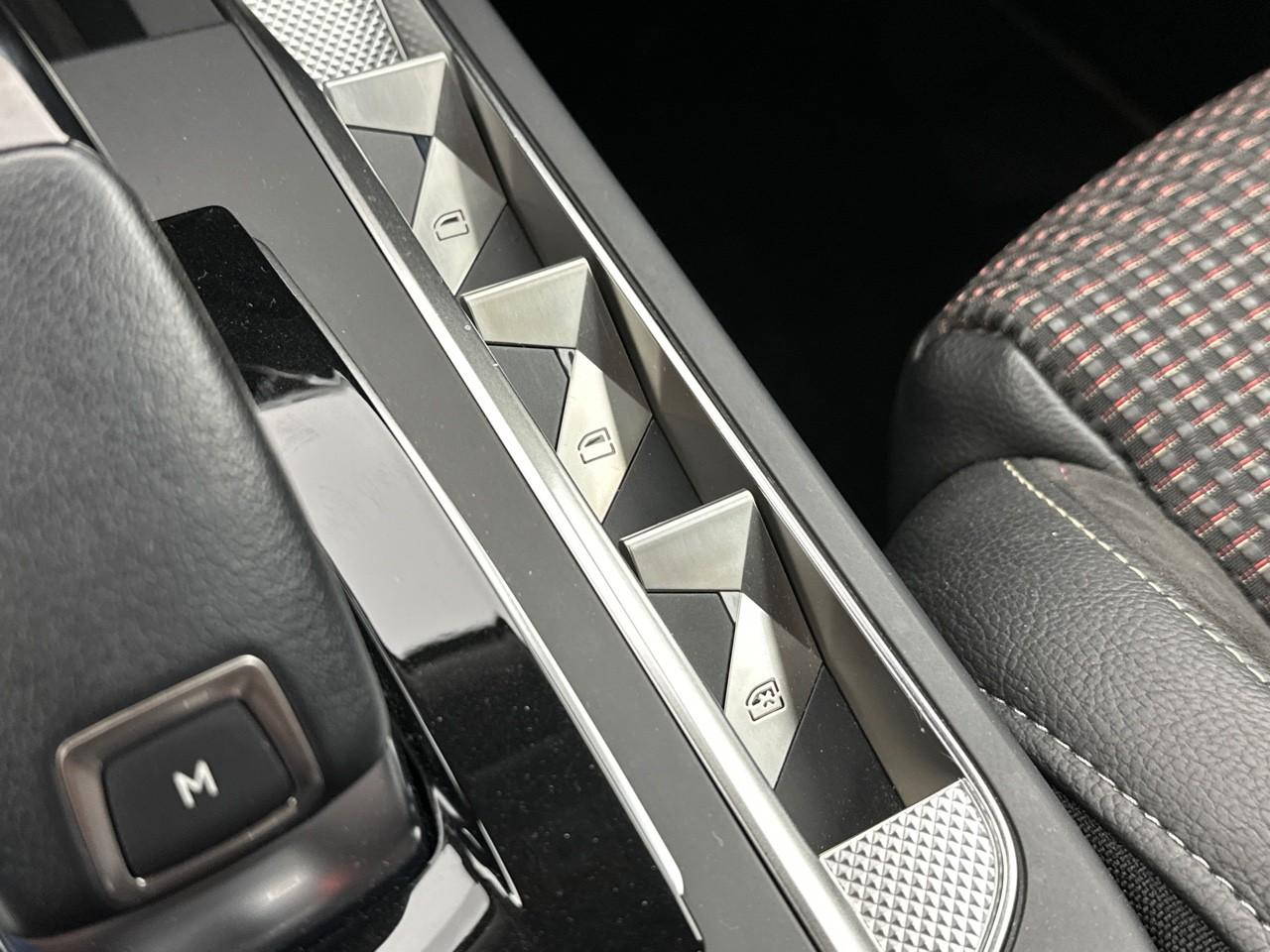 Ds Ds 3 crossback puretech 130 eat8 performance line+ — photo 33