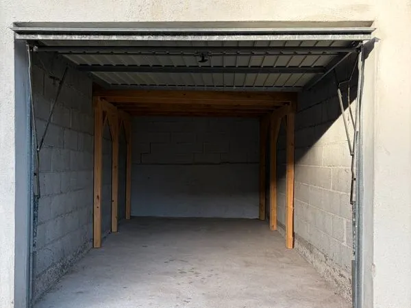 Garage à louer