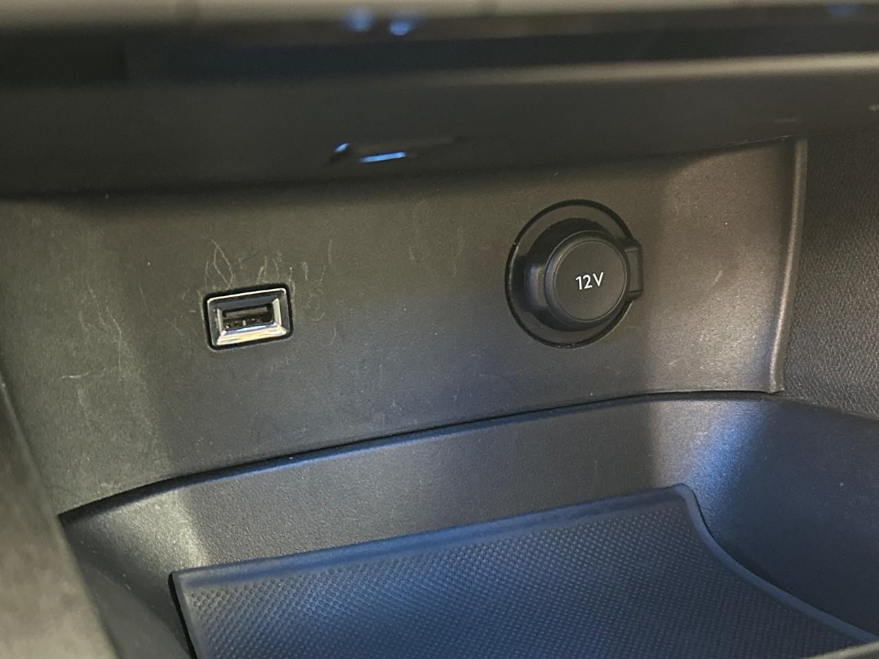 Peugeot 3008 puretech 130ch s&s eat8 active pack — photo 27
