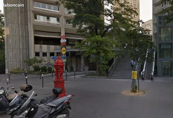 Parking sous la tour Helsinki proche métro Olympiades
