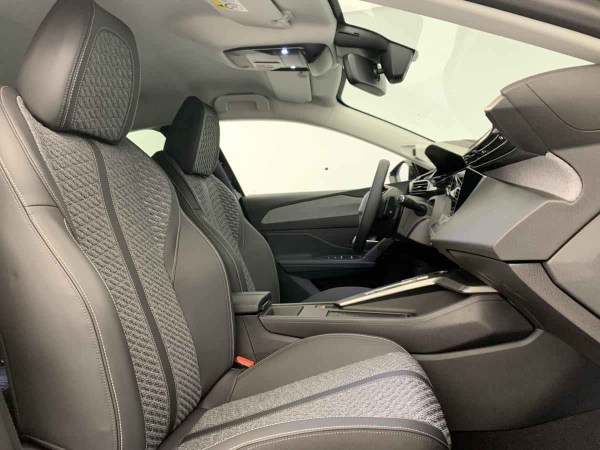 Peugeot 308 — photo 9
