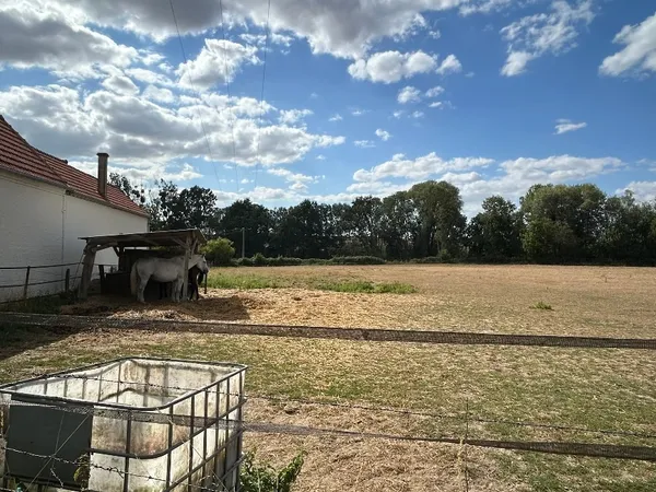 Terrain 600 m²