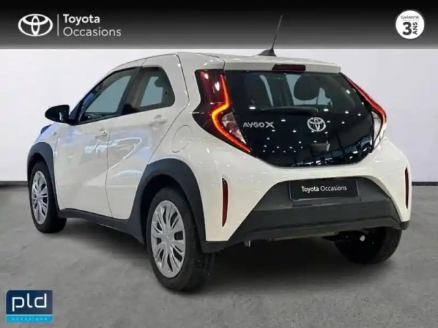 Toyota Aygo x 1.0 vvt-i 72ch dynamic — photo 8
