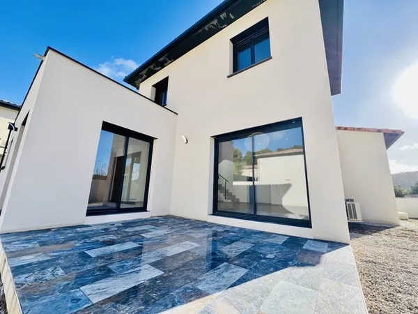 Vente villa moderne T4 de 110m2 avec garage sur 418m2 de ter