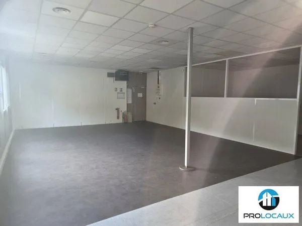 Bureau 134 m²