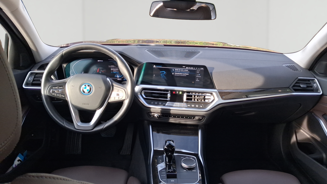 BMW 320e 204 ch BVA8 — photo 9