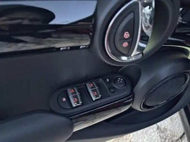 Mini Mini 5 portes cooper 136ch  essential bva7 — photo 15