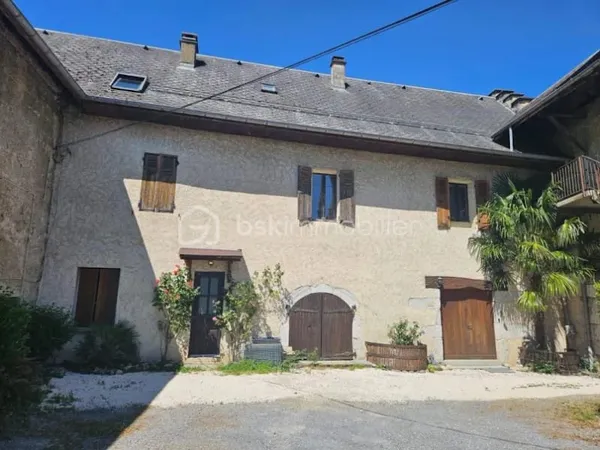 Maison 10 pièces 272 m²