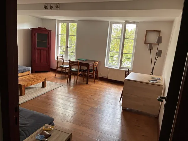 Location appartement T2 meublé petit Bayonne (agence et assurance loyer impayé)