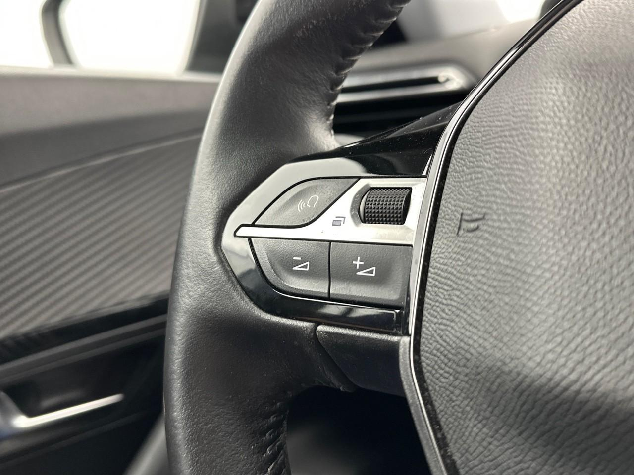 Peugeot 2008 puretech 100 s&s bvm6 active — photo 17
