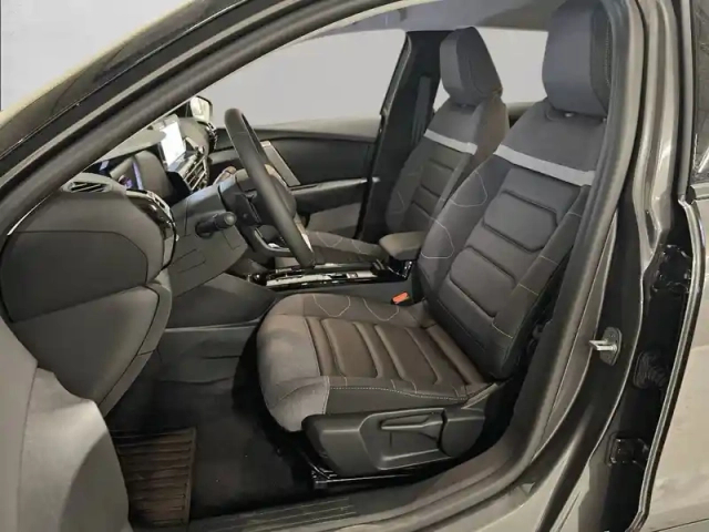 Citroën C4 puretech 130 eat8 — photo 11