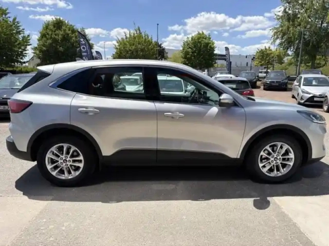 Ford Kuga 1.5 ecoblue 120ch titanium — photo 4