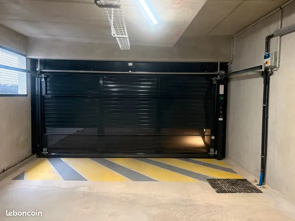 Places de Parking sécurisées sous sol La Crau