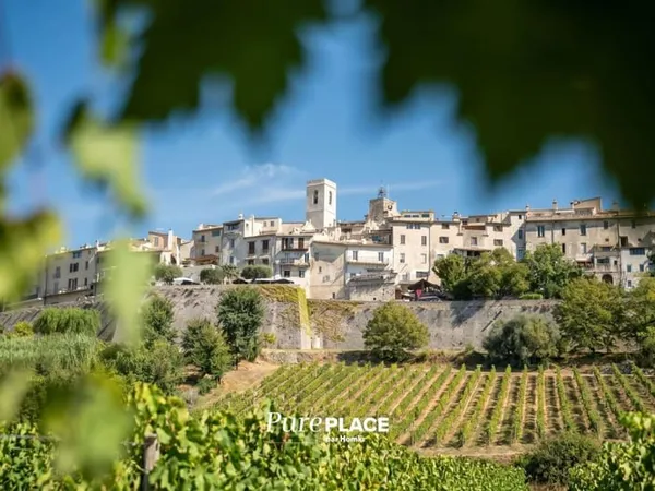 Appartement T3 de 119 m² à Saint-Paul-de-Vence 06570, Route des Serres