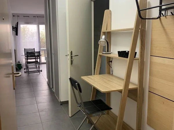Studio meublé + extérieur avec garage état neuf
