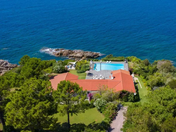 Maison 7 pièces 270 m²