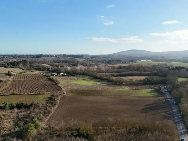 Terrain 11085 m²