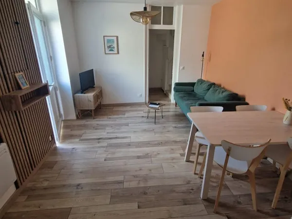 Jolie F3 meublé avec terrasse