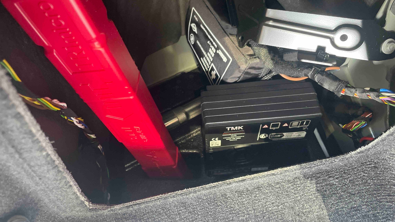 BMW XM 50e 476 ch BVA8 — photo 17