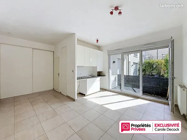Studio 1 pièce 28 m²