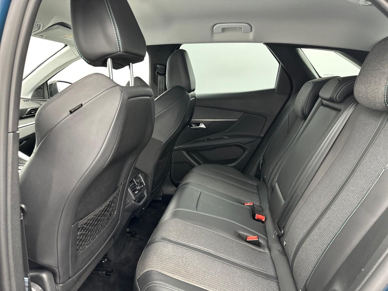 Peugeot 3008 hybrid 225 e-eat8 allure pack — photo 12