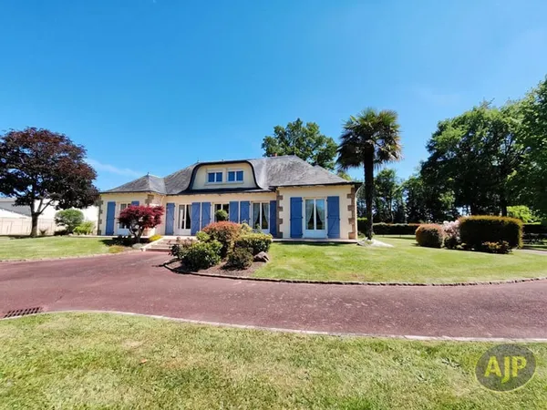 Maison 8 pièces 170 m²